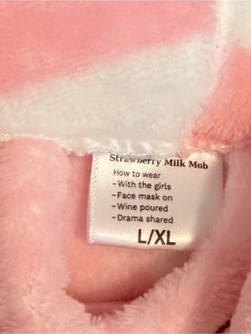 Strawberry Milk Mob Robe - Picture 5 of 5
